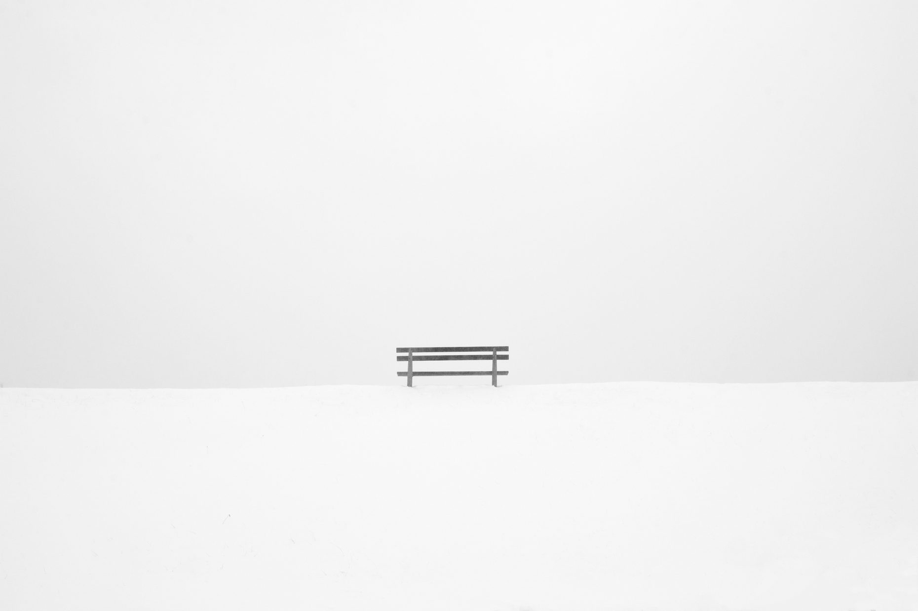 001_snow-bench2